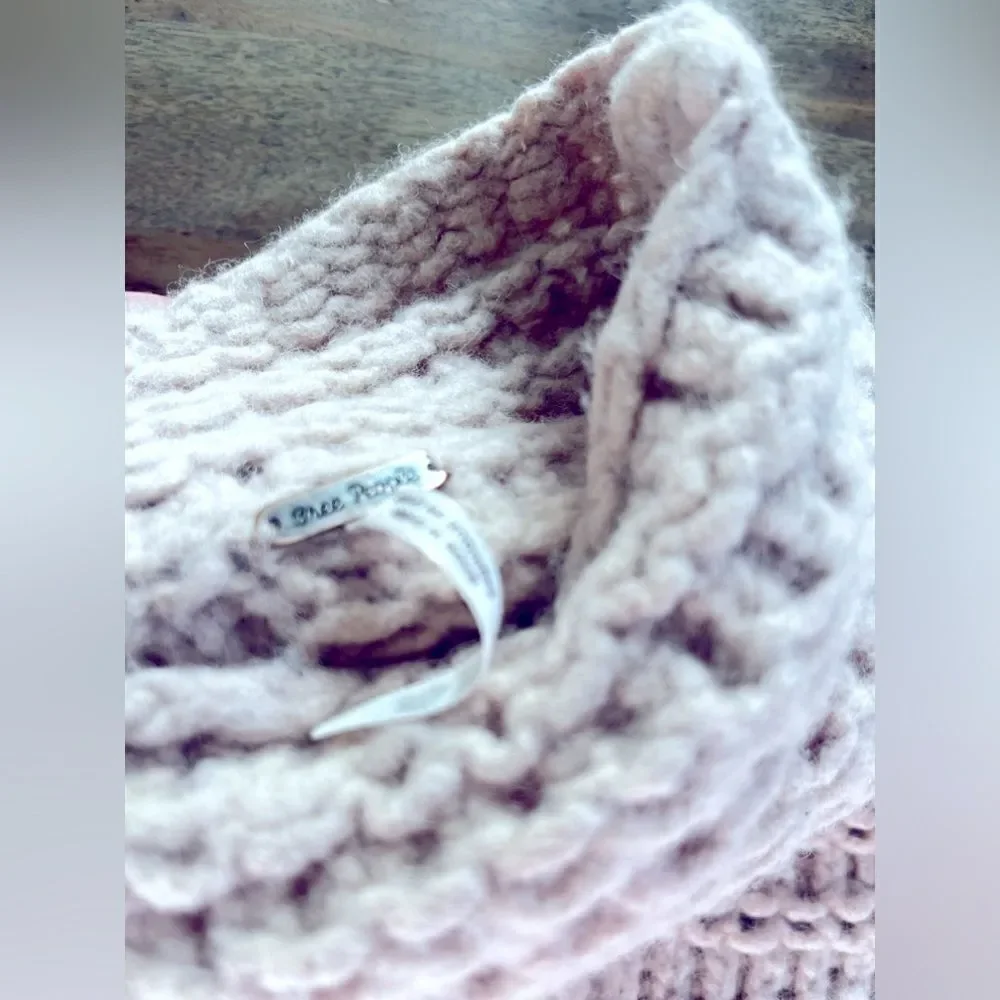 FREE PEOPLE RORY WOOL Cozy Pale Pink Sweater!